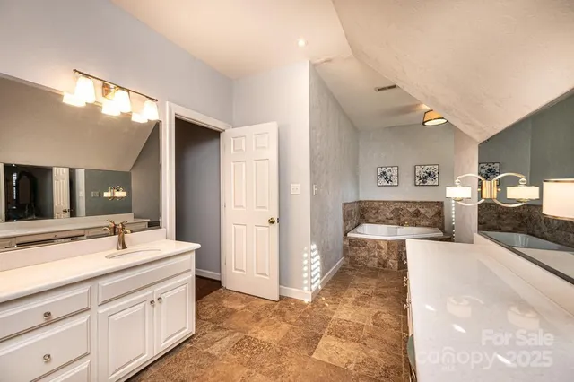 $925,000 | 560 20th Ave Court Northwest, Hickory, NC 28601