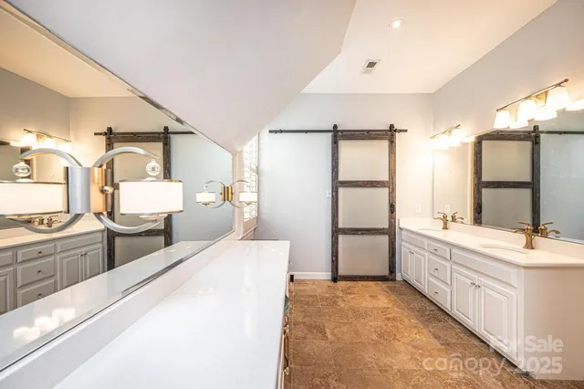 $925,000 | 560 20th Ave Court Northwest, Hickory, NC 28601