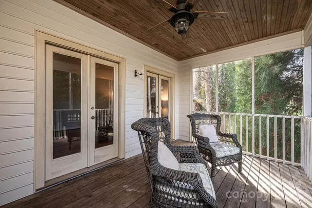 $925,000 | 560 20th Ave Court Northwest, Hickory, NC 28601