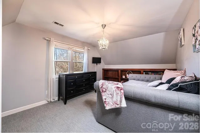 $889,000 | 560 20th Ave Court Northwest, Hickory, NC 28601