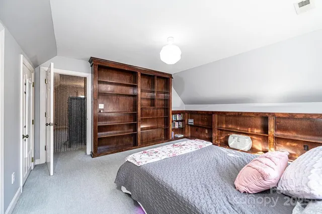 $925,000 | 560 20th Ave Court Northwest, Hickory, NC 28601