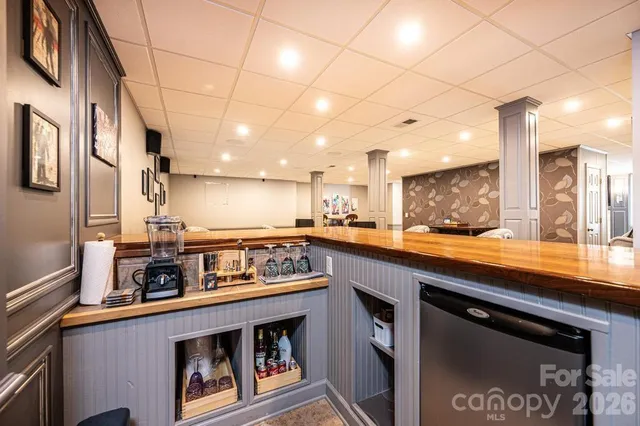 $889,000 | 560 20th Ave Court Northwest, Hickory, NC 28601