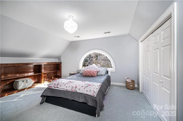 $925,000 | 560 20th Ave Court Northwest, Hickory, NC 28601