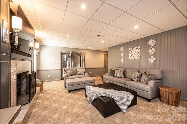 $889,000 | 560 20th Ave Court Northwest, Hickory, NC 28601