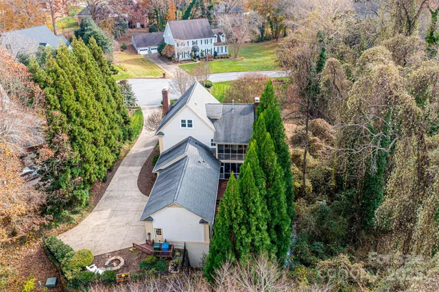 $925,000 | 560 20th Ave Court Northwest, Hickory, NC 28601