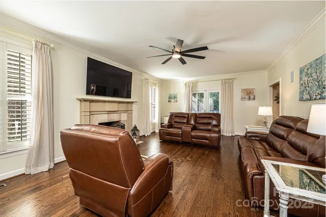 $925,000 | 560 20th Ave Court Northwest, Hickory, NC 28601