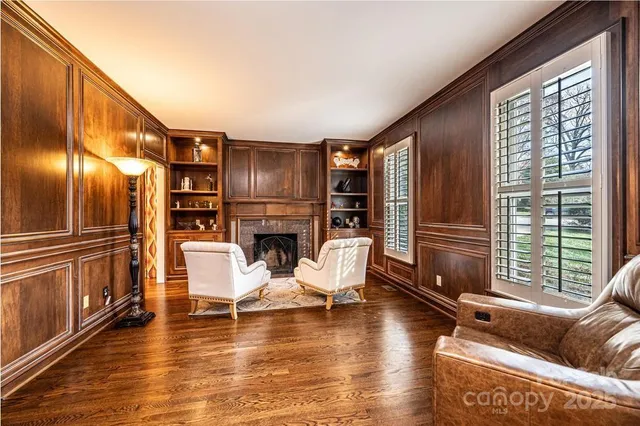 $925,000 | 560 20th Ave Court Northwest, Hickory, NC 28601