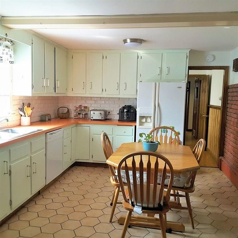 11 Victor Road Framingham, MA 01702 - Photo 3 of 39 Gallery Image 3