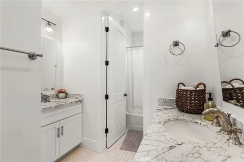 $5,195,000 | 320 Heliotrope Avenue, Corona del Mar, CA 92625