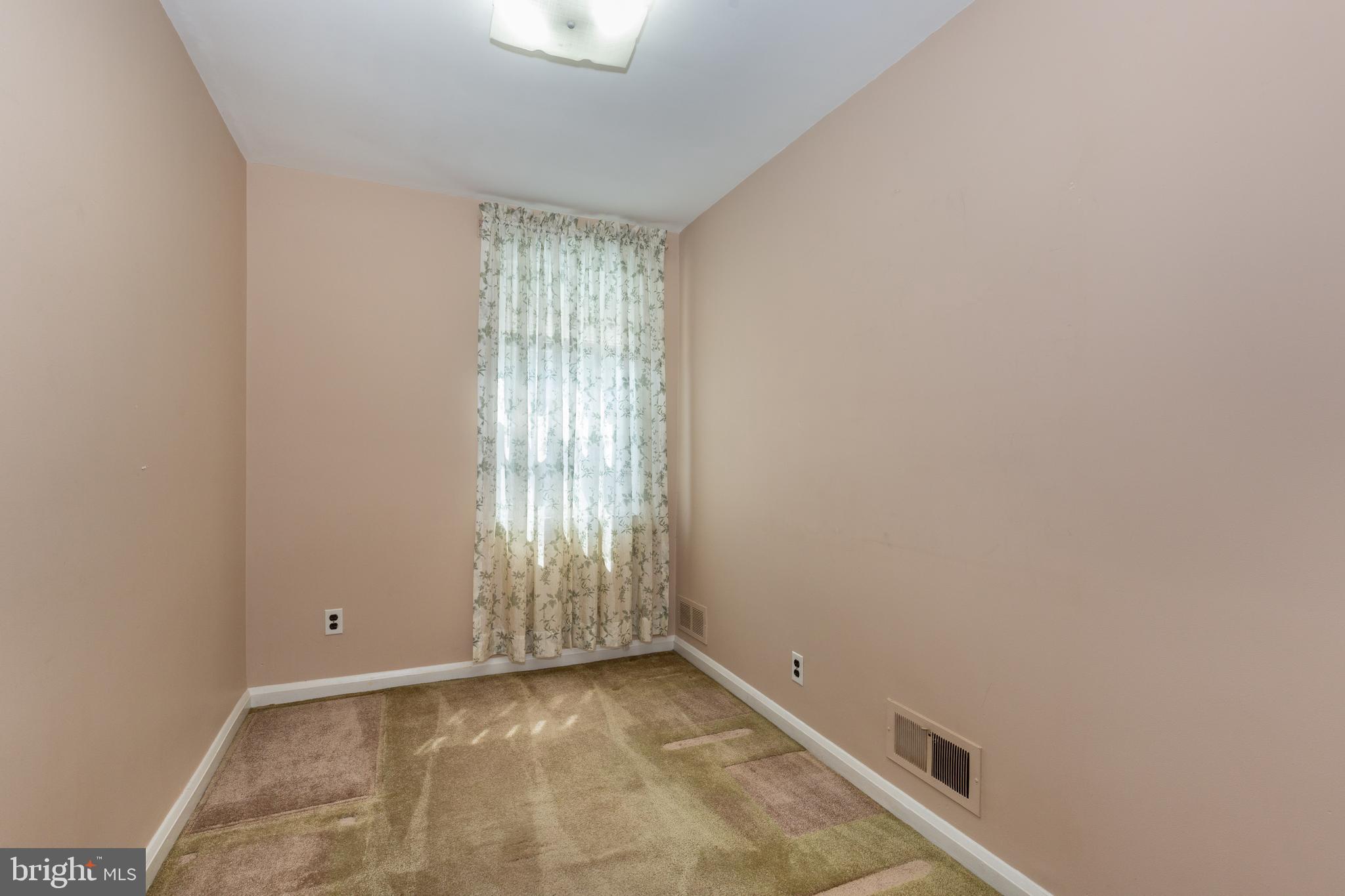 729 Aldworth Road Dundalk, MD 21222 - Photo 23 of 39 Bedroom 3