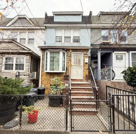 $949,000 | 98-08 Alstyne Avenue | South Corona
