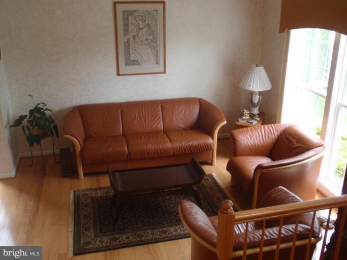 1755 Algonquin Road Frederick, MD 21701 - Photo 7 of 30 Living Room