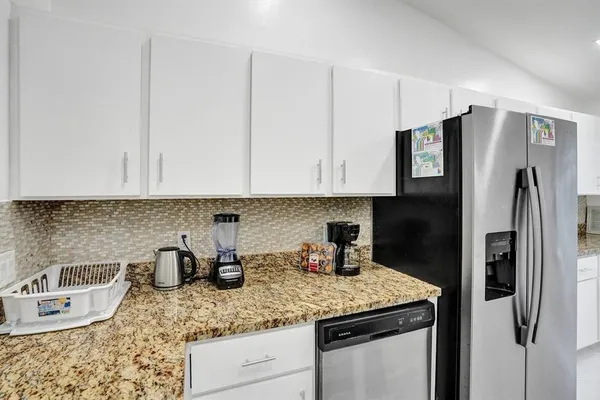 $3,800 | 5434 Southwest 25th Avenue, Dania Beach, FL 33312