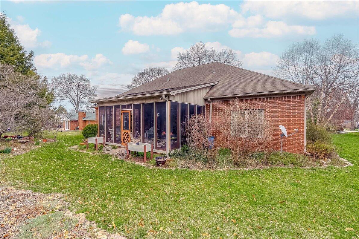 106 Thistle Road Frankfort, KY 40601 - Photo 39 of 41 39-3-3