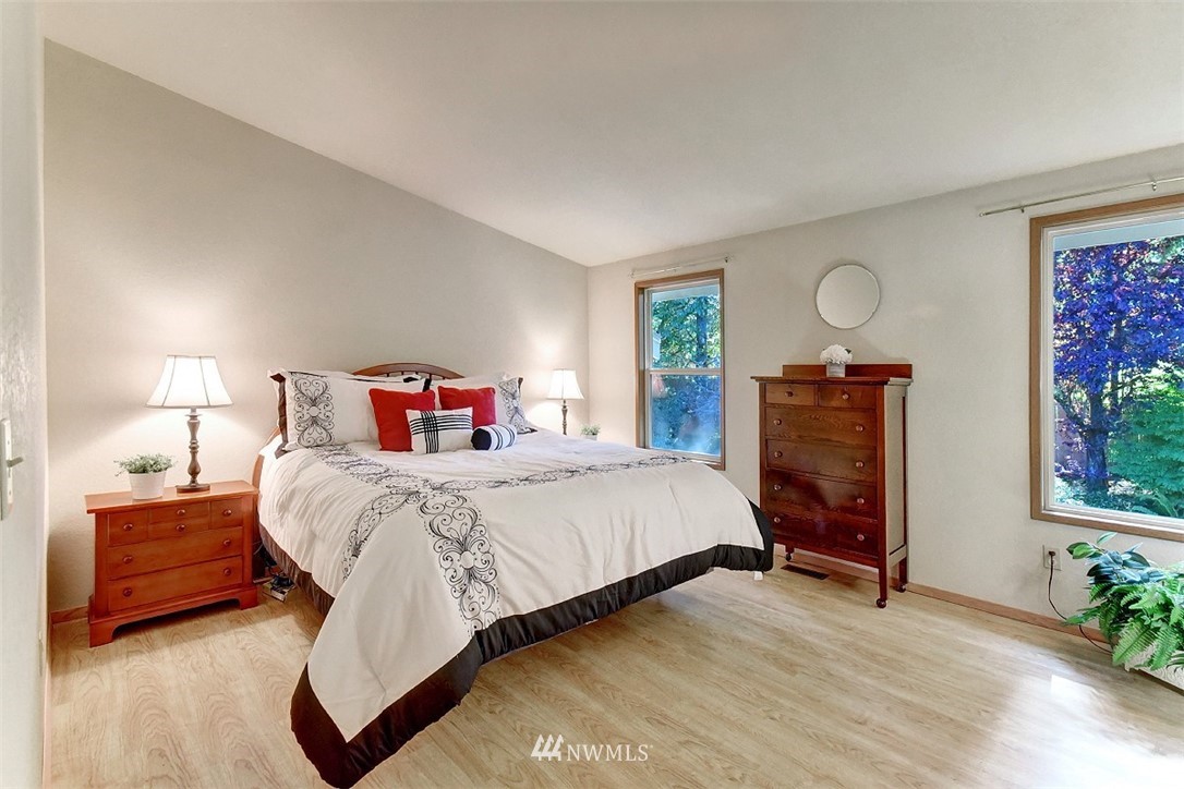 23528 22nd Avenue Southeast Bothell, WA 98021 - Photo 11 of 25