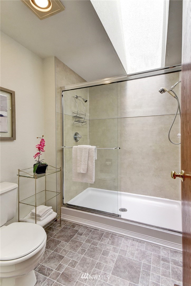 23528 22nd Avenue Southeast Bothell, WA 98021 - Photo 14 of 25