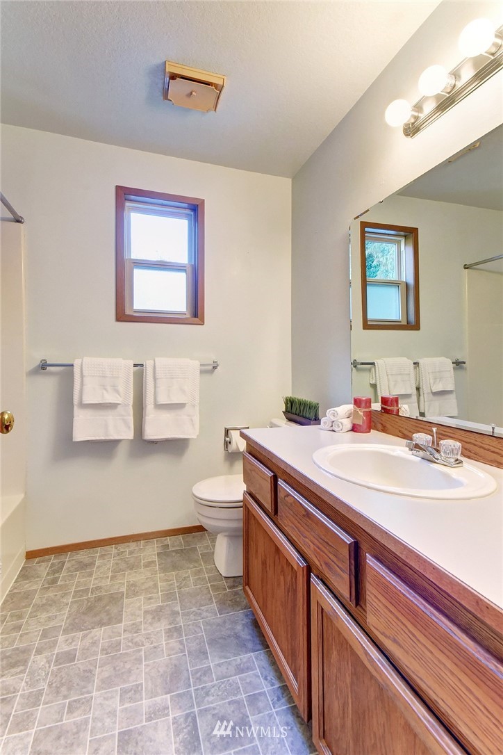23528 22nd Avenue Southeast Bothell, WA 98021 - Photo 17 of 25