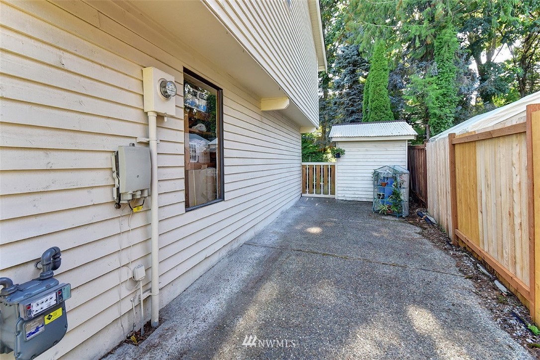 23528 22nd Avenue Southeast Bothell, WA 98021 - Photo 24 of 25