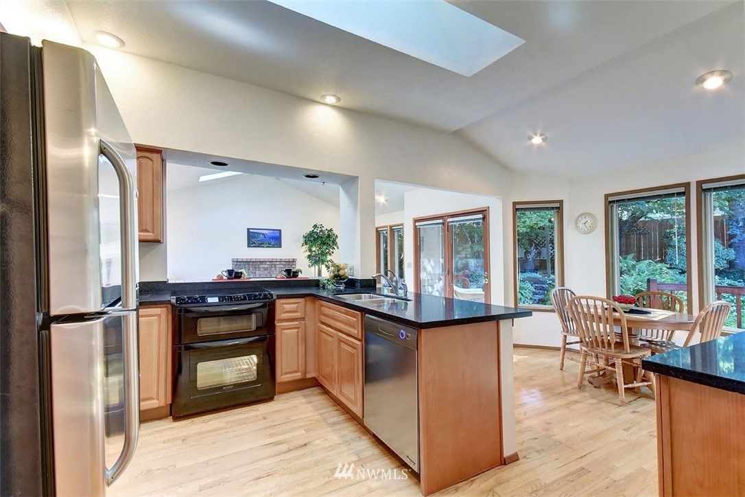 23528 22nd Avenue Southeast Bothell, WA 98021 - Photo 6 of 25