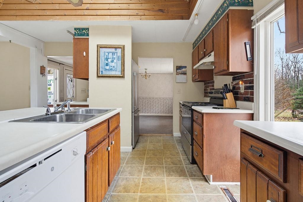 767 Salmon Falls Road Rochester, NH 03868 - Photo 19 of 49