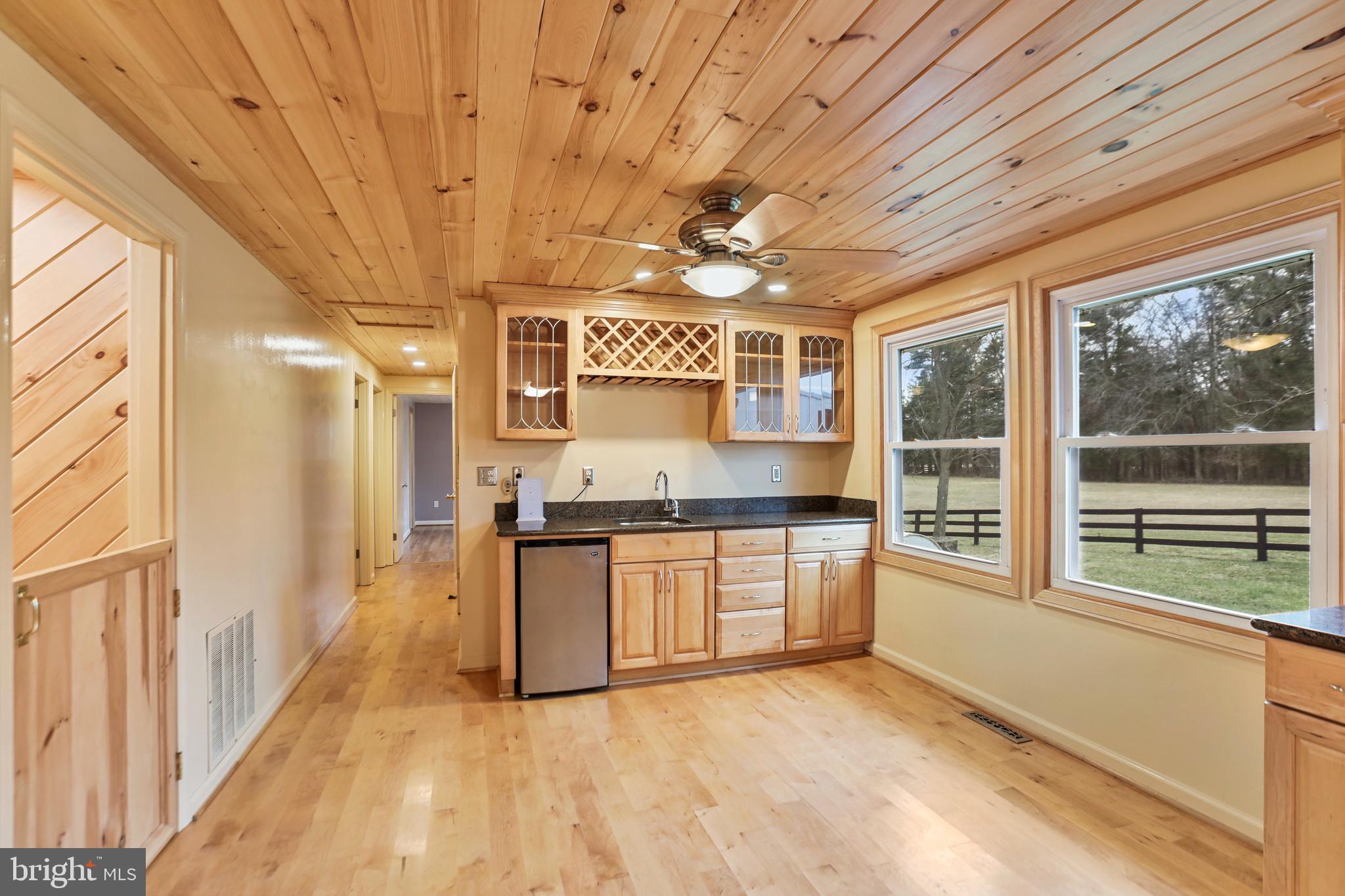 39362 Rickard Road Lovettsville, VA 20180 - Photo 8 of 38