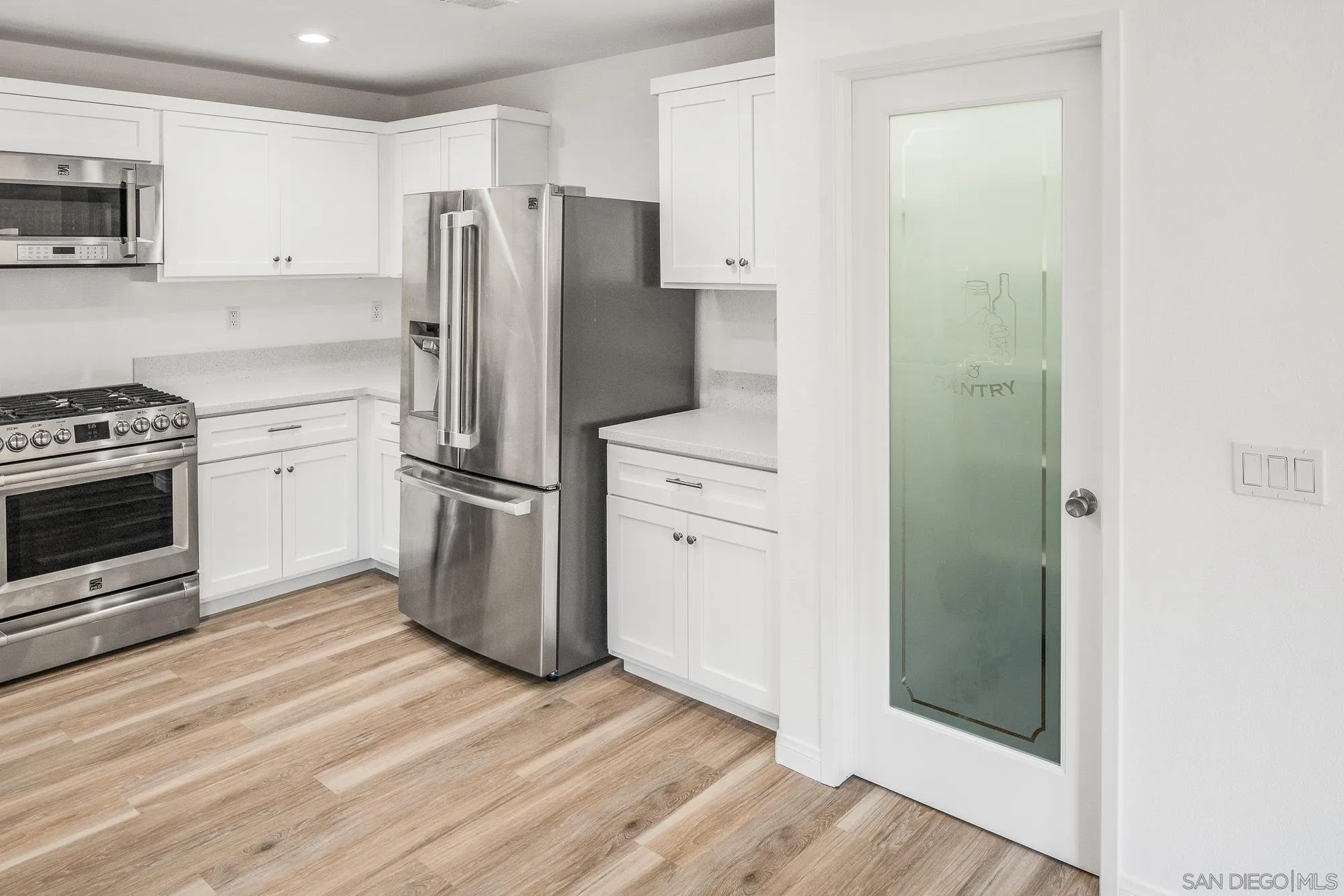 346 Spring Canyon Way Oceanside, CA 92057 - Photo 4 of 48 Gallery Image 4