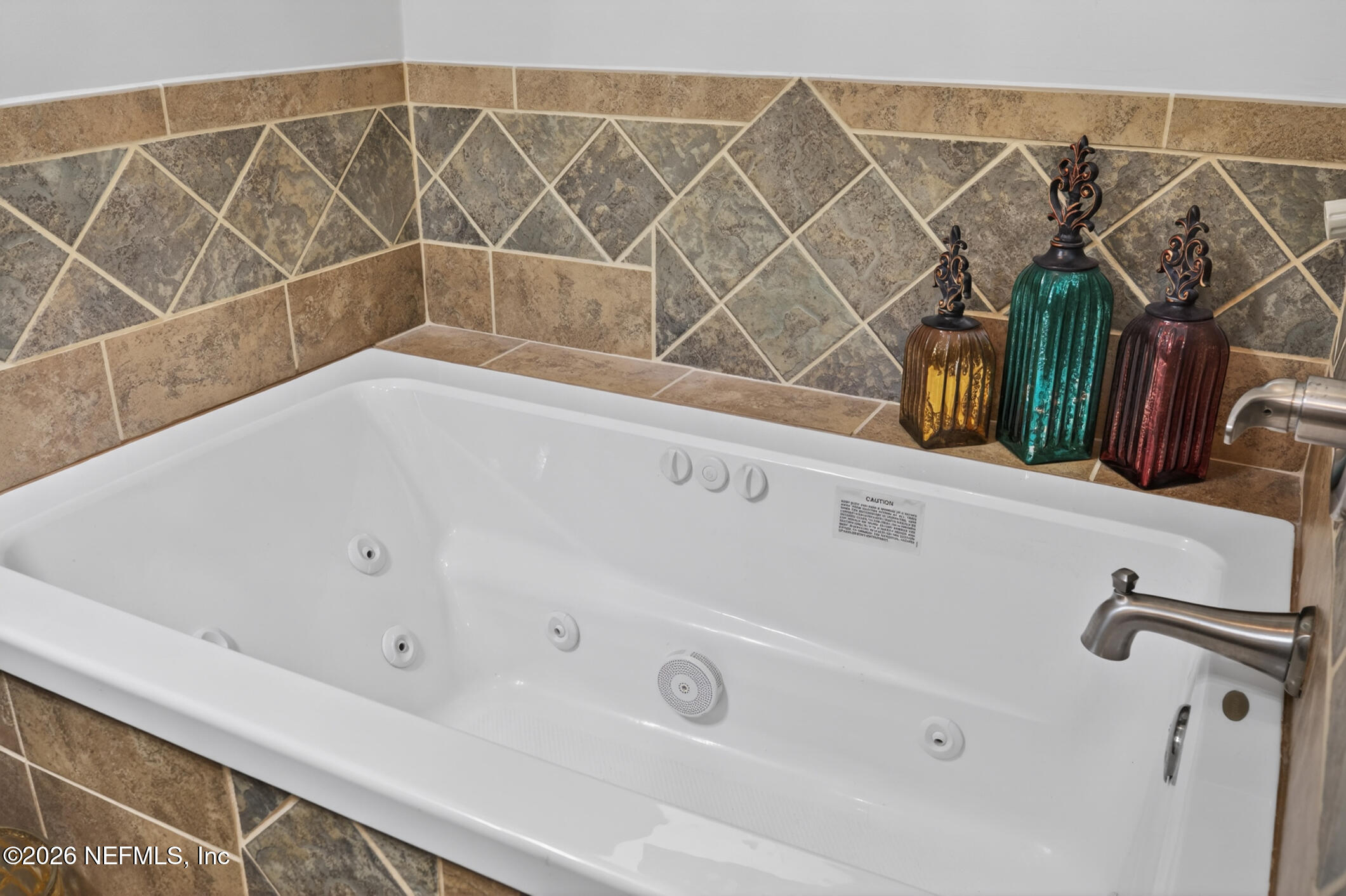 4237 Raintree Drive Macclenny, FL 32063 - Photo 48 of 72 Primary Bath Tub
