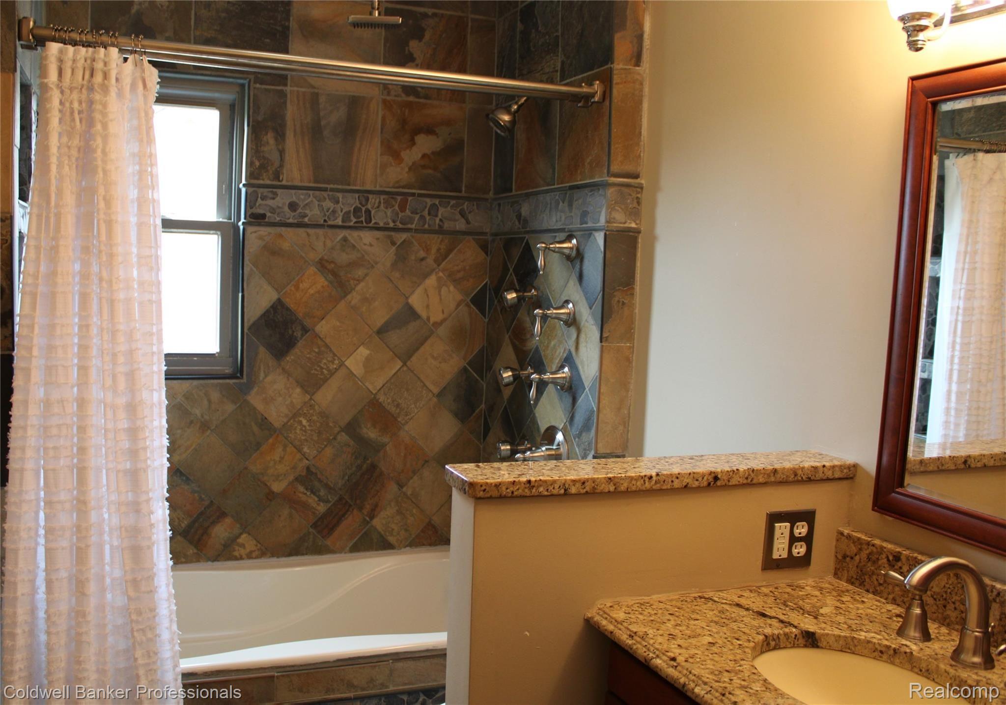 523 Buttercup Drive Rochester, MI 48307 - Photo 11 of 29 IMG_0259.JPG
