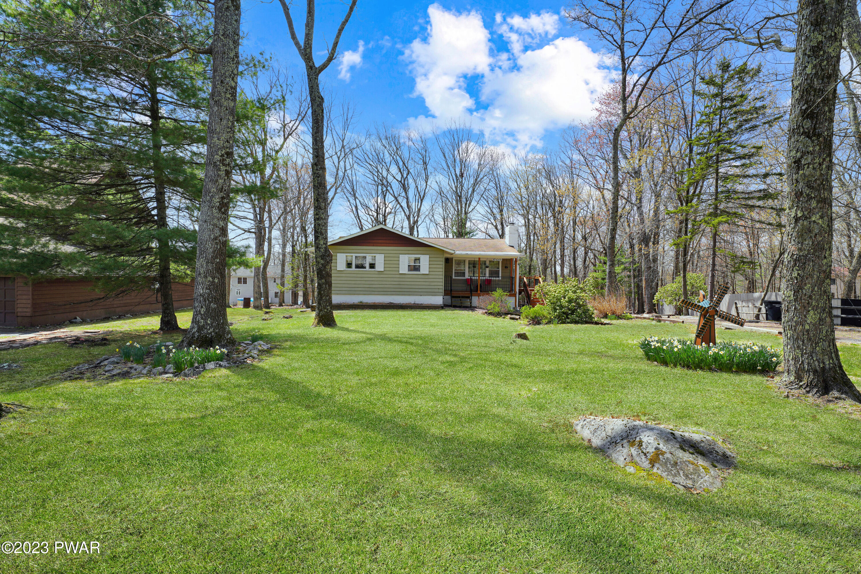 139 Stonehenge Road Milford, PA 18337 - Photo 3 of 34