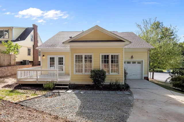 $639,000 | 212 Old Barn Lane, Chapel Hill, NC 27517