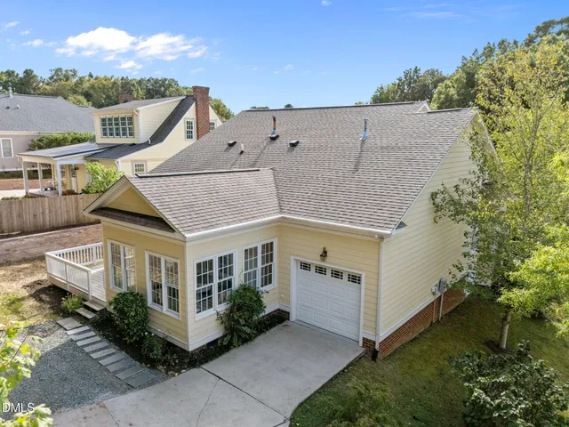 $639,000 | 212 Old Barn Lane, Chapel Hill, NC 27517