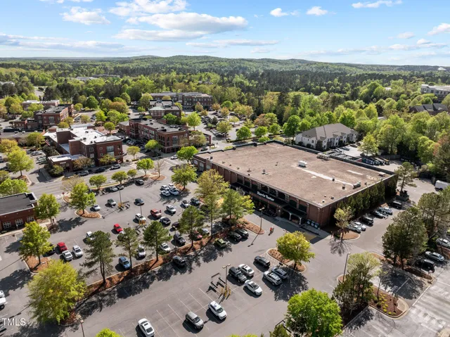 $639,000 | 212 Old Barn Lane, Chapel Hill, NC 27517