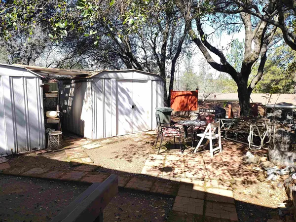 a view of a garage