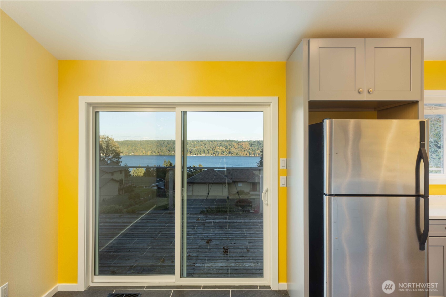 4808 Charmont Lane Northeast Bremerton, WA 98310 - Photo 16 of 38