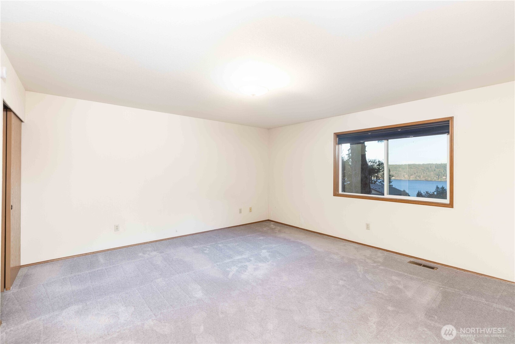 4808 Charmont Lane Northeast Bremerton, WA 98310 - Photo 20 of 38