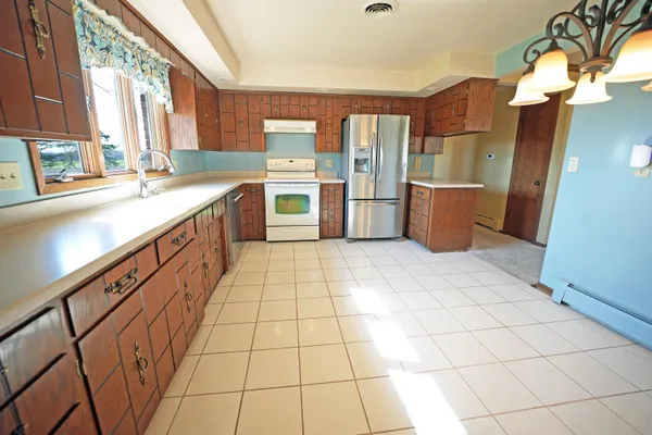 $649,900 | 18918 Cth T, Denmark, WI 54208