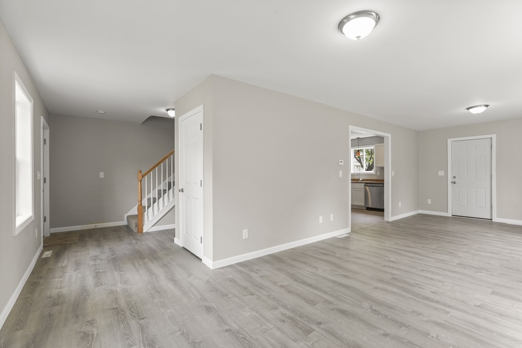51-53 Sanderson Street Springfield, MA 01107 - Photo 3 of 29 Gallery Image 3