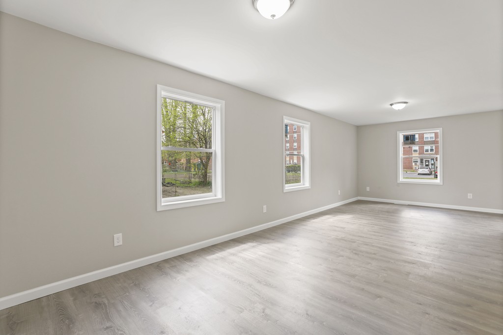 51-53 Sanderson Street Springfield, MA 01107 - Photo 6 of 29 Gallery Image 6