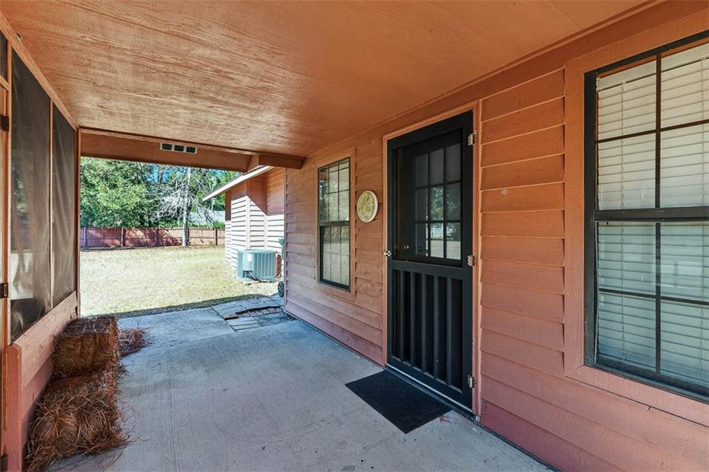 161 Navajo Road Brunswick, GA 31525 - Photo 13 of 46 Breezeway