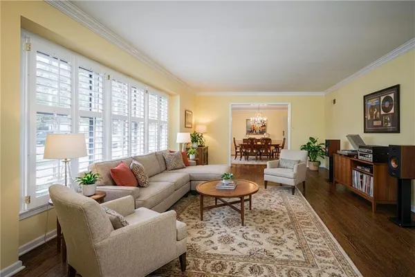 $900,000 | 1900 West 70th Street, Mission Hills, KS 66208