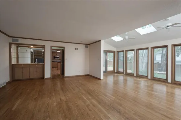 $900,000 | 1900 West 70th Street, Mission Hills, KS 66208