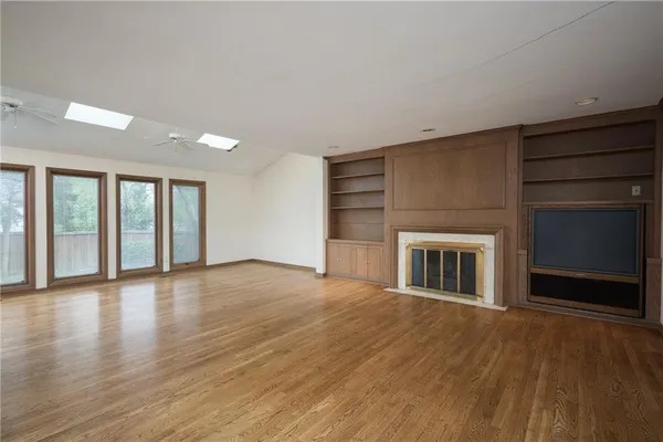 $900,000 | 1900 West 70th Street, Mission Hills, KS 66208