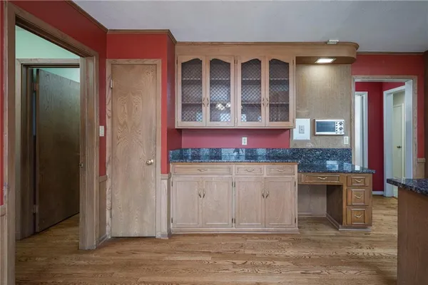 $900,000 | 1900 West 70th Street, Mission Hills, KS 66208
