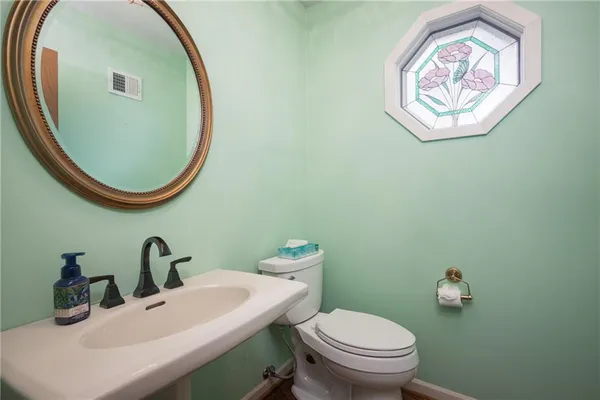 $900,000 | 1900 West 70th Street, Mission Hills, KS 66208