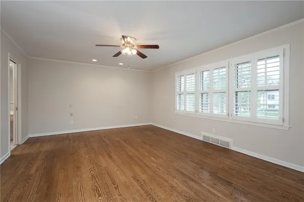 $900,000 | 1900 West 70th Street, Mission Hills, KS 66208