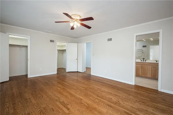 $900,000 | 1900 West 70th Street, Mission Hills, KS 66208