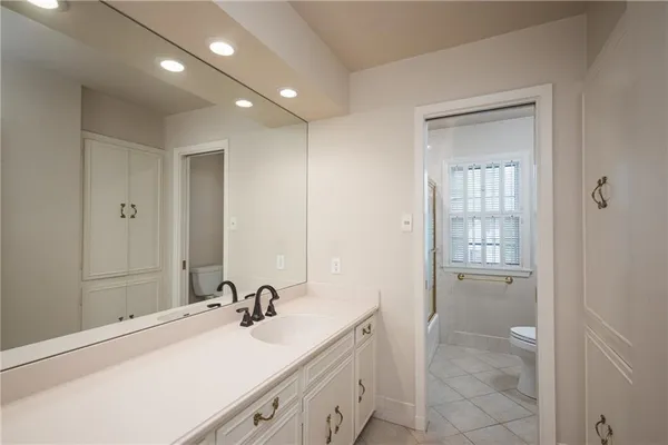 $900,000 | 1900 West 70th Street, Mission Hills, KS 66208