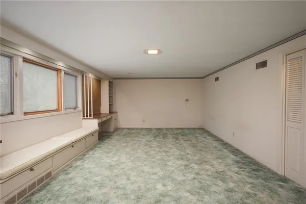 $900,000 | 1900 West 70th Street, Mission Hills, KS 66208
