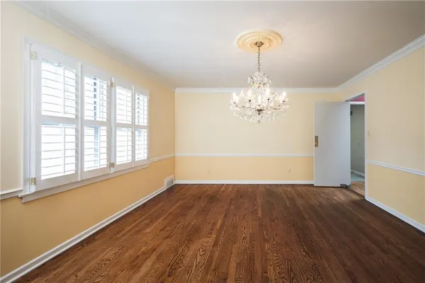 $900,000 | 1900 West 70th Street, Mission Hills, KS 66208