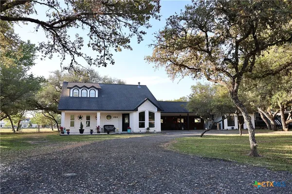 $618,000 | 264 Live Oak Drive, Inez, TX 77968